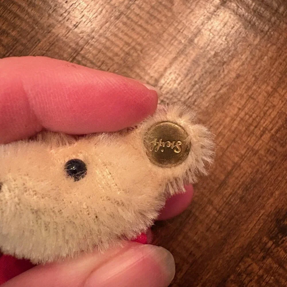 Vintage Steiff Bear Pin -- like new!